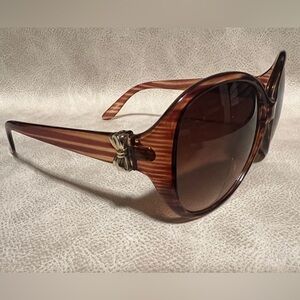 Big lens sunglasses with bow